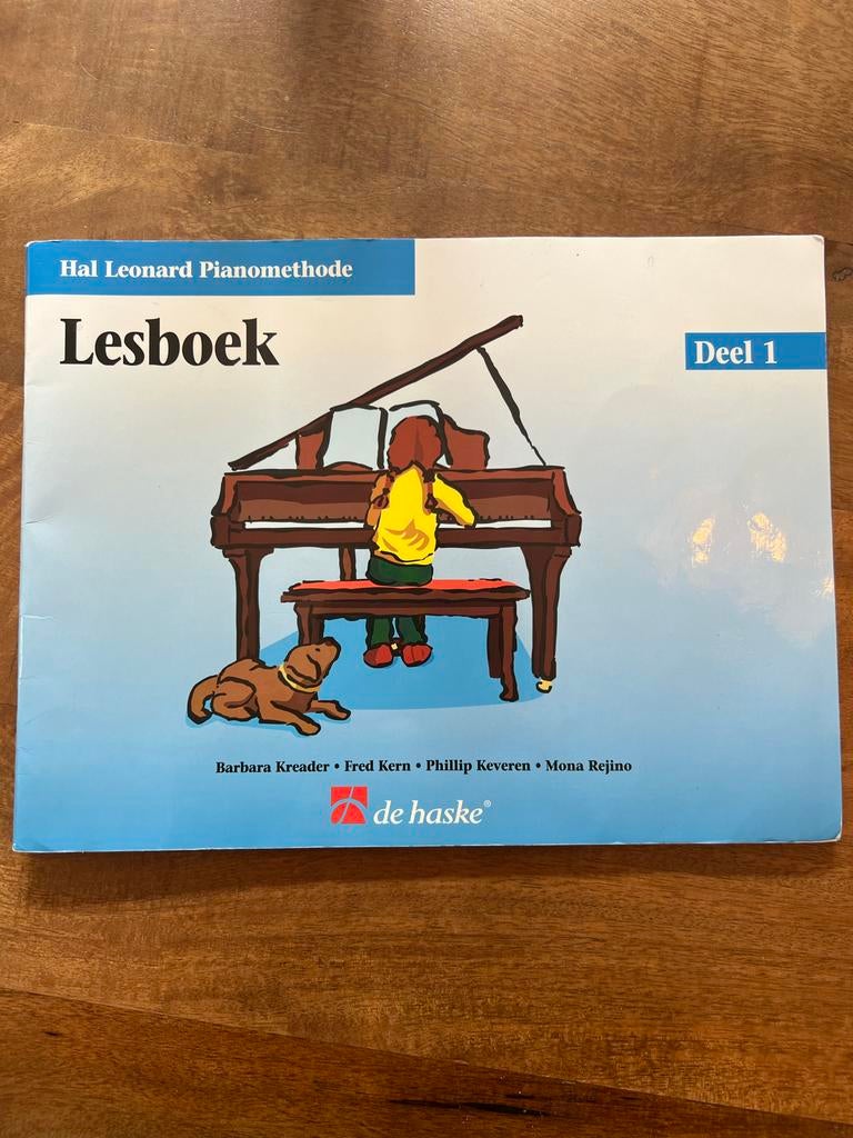 Hal Leonard Pianomethode Lesboek Deel 1, Muziek en Instrumenten, Ophalen of Verzenden, Zo goed als nieuw, Zwart