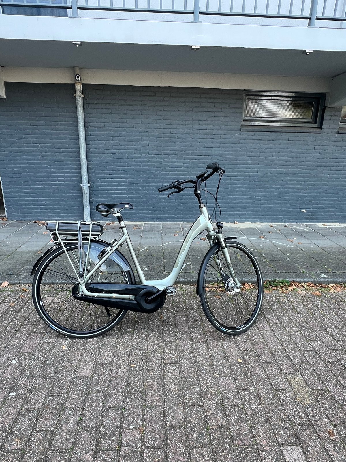 Giant Elektrische / Middenmotor / 400Wh / 7600km, Fietsen en Brommers, Ophalen, Giant, Zo goed als nieuw, 51 tot 55 cm