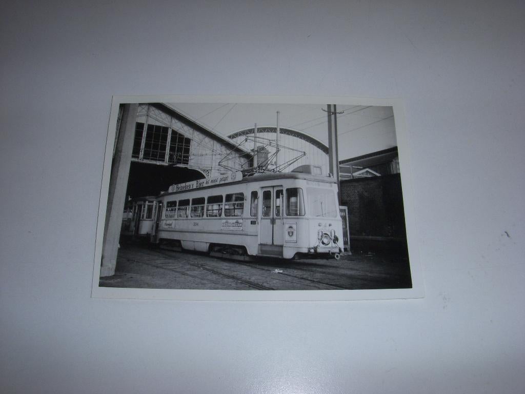 Oude foto Haagse tram jaren 60, reclamebord Heineken's bier, Verzamelen, Spoorwegen en Tramwegen, Ophalen of Verzenden, Gebruikt