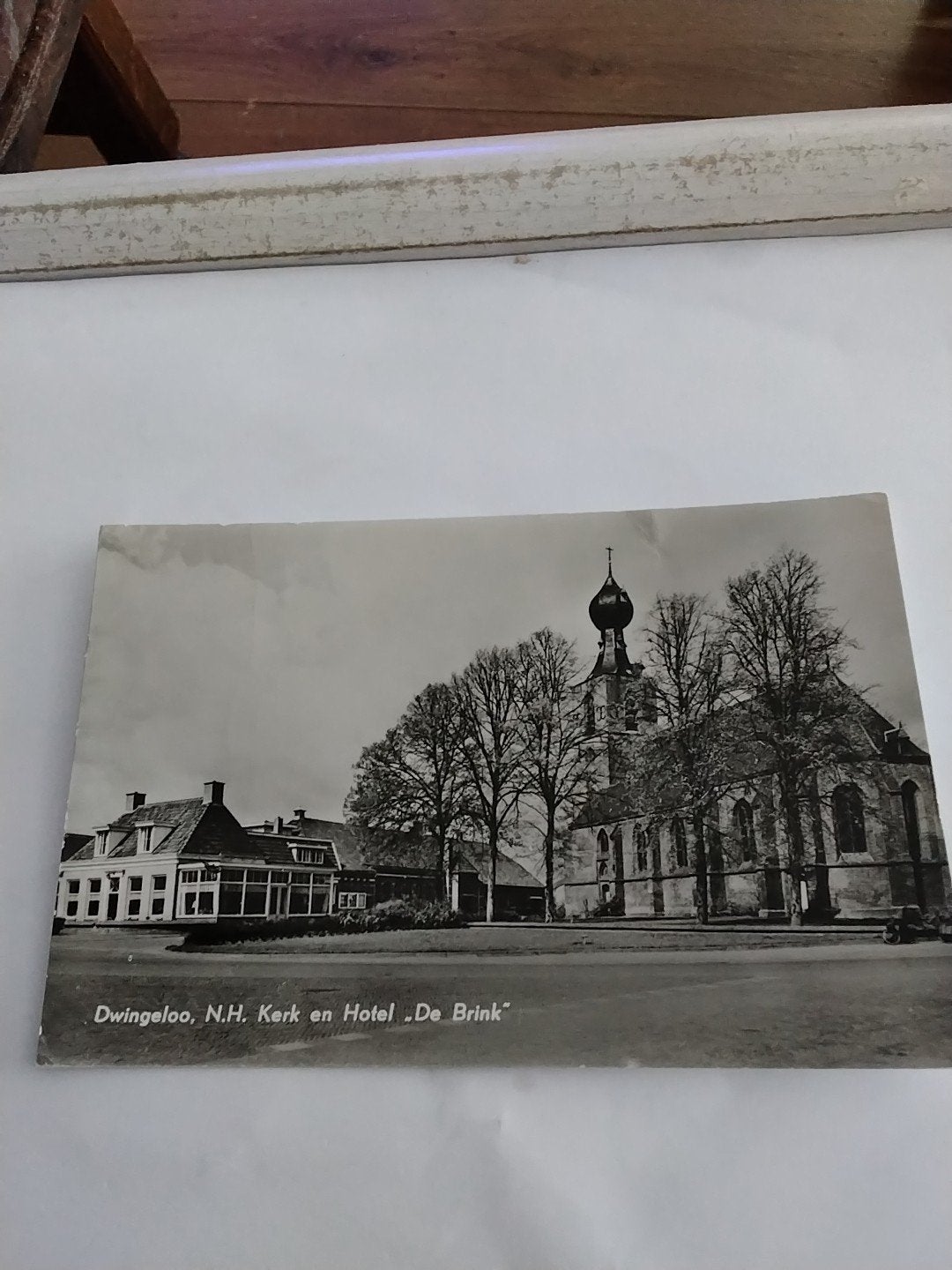 Oude ansichtkaart Dwingeloo, N.H. Kerk en Hotel "De Brink", Ophalen of Verzenden, 1940 tot 1960, Gelopen, Drenthe