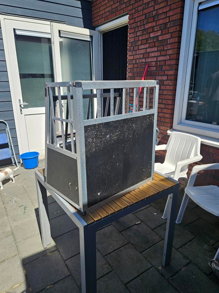 Honden bench voor onderweg, Ophalen