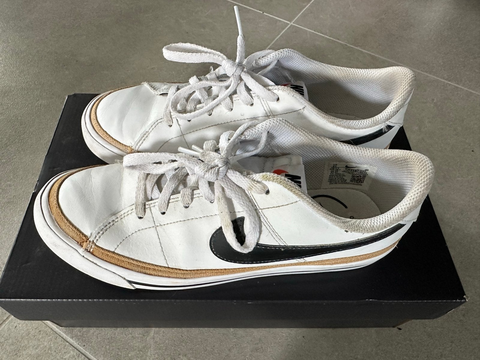 Nike Court Legacy sneakers maat 38,5, Ophalen of Verzenden, Gedragen, Wit, Sneakers of Gympen