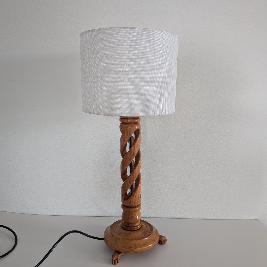 Vintage houten spiraal gedraaide / twist / sculptuur lamp, Huis en Inrichting, Vintage, 60 cm, Schemerlamp, E27 (groot)