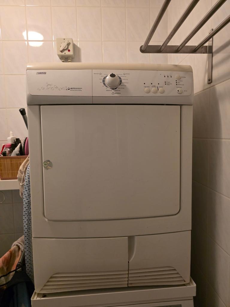 Zanussi condensdroger, Witgoed en Apparatuur, 6 tot 8 kg, Ophalen, Condens, 85 tot 90 cm