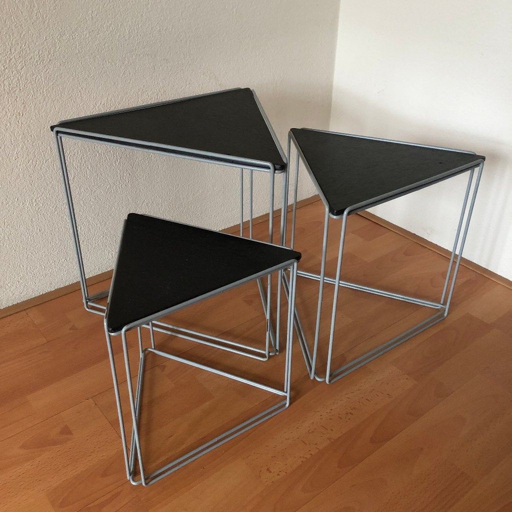 Set driehoekige Max Sauze Isocele bijzettafeltjes zeldzaam, Minder dan 45 cm, Minder dan 55 cm, Gebruikt, Metaal of Aluminium