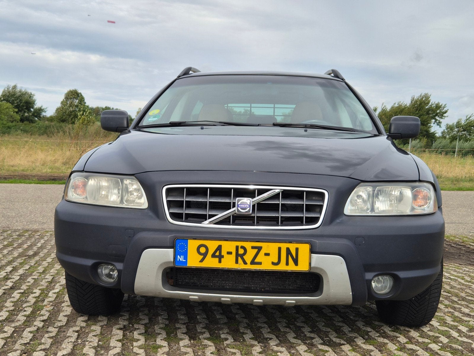 Volvo XC70 2.5 T AWD Geartronic 2005 Zwart Nieuwe APK., Automaat, 1800 kg, Electronic Stability Program (ESP), XC70