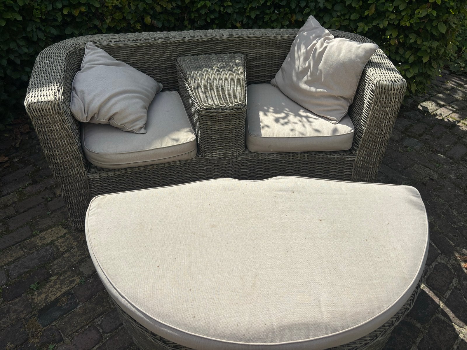 Wicker tweepersoons tuinset met kussens, 2 zitplaatsen, Gebruikt, Ophalen of Verzenden, Wicker