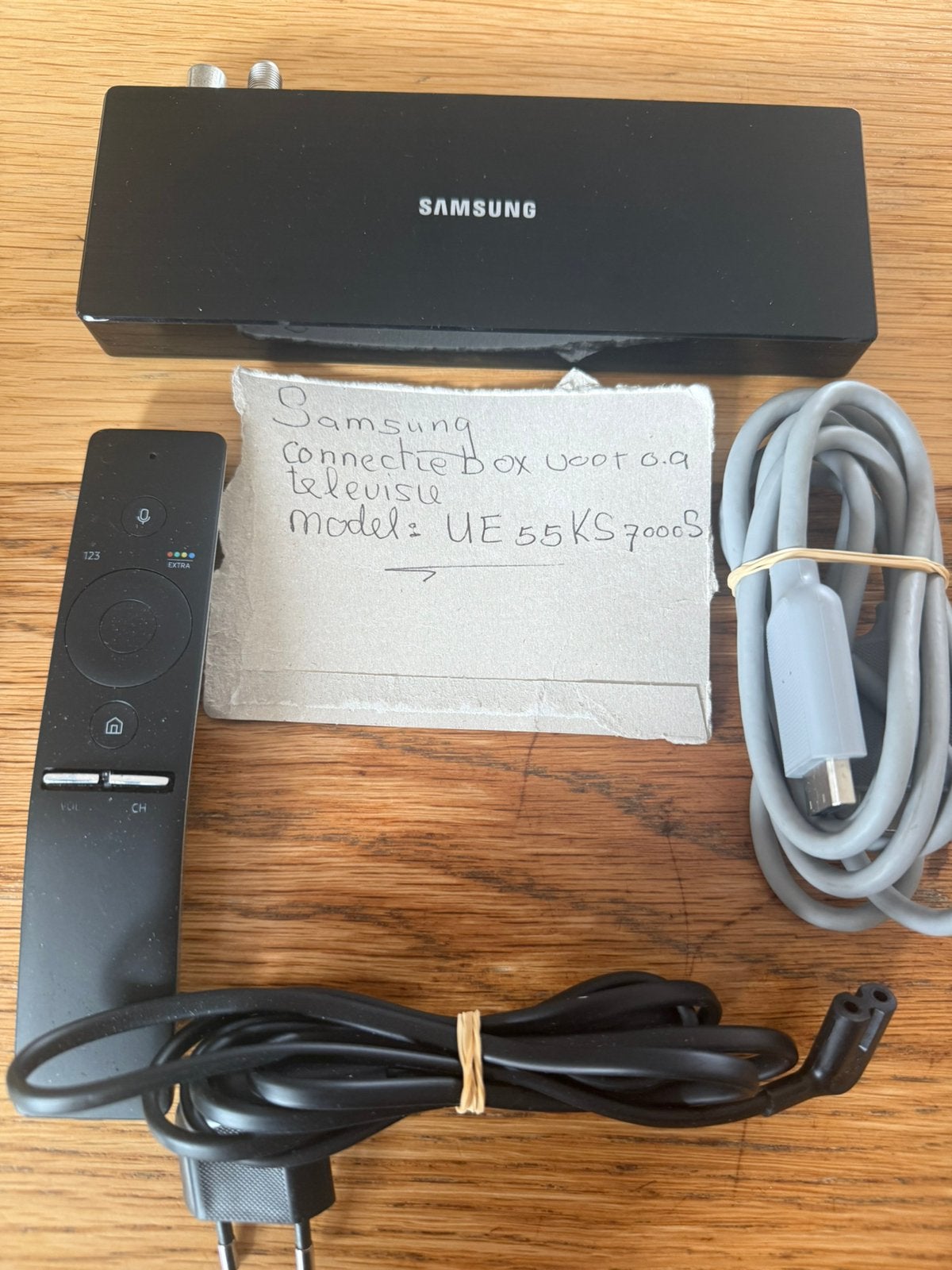 Samsung connectiebox voor o.a.televisie Model :UE 55 KS7000S, Ophalen of Verzenden, Zo goed als nieuw, Minder dan 2 meter