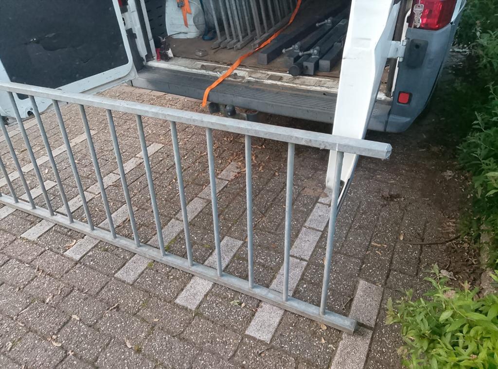 Spijlenhekwerk, Ophalen, IJzer