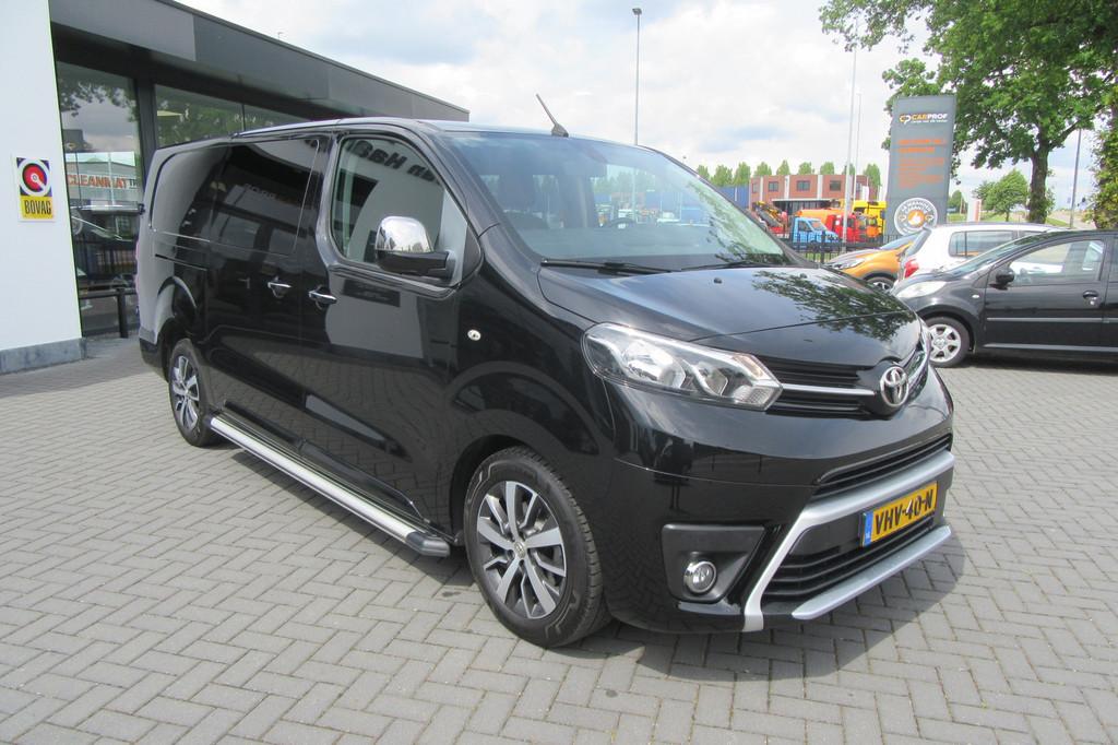 Toyota ProAce Worker 2.0 D-4D Automaat Professional Long DC,, Auto's, Bestelauto's, Gebruikt, Euro 6, 4 cilinders, Zwart