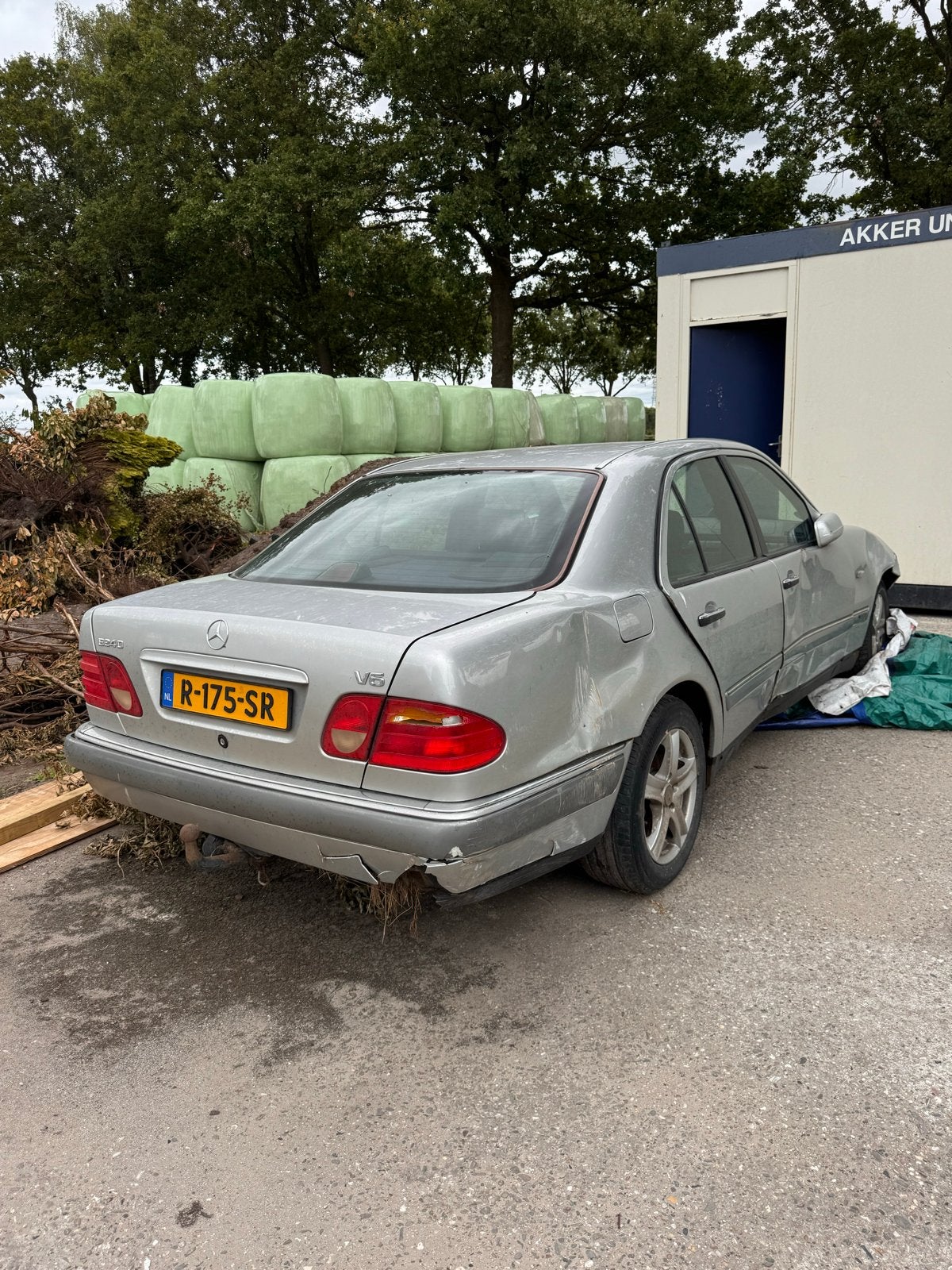 Mercedes-Benz Mercedes 1998 Grijs v6 zonder turbo rodeo, Auto's, Particulier, 2398 cc, 170 pk, Sedan