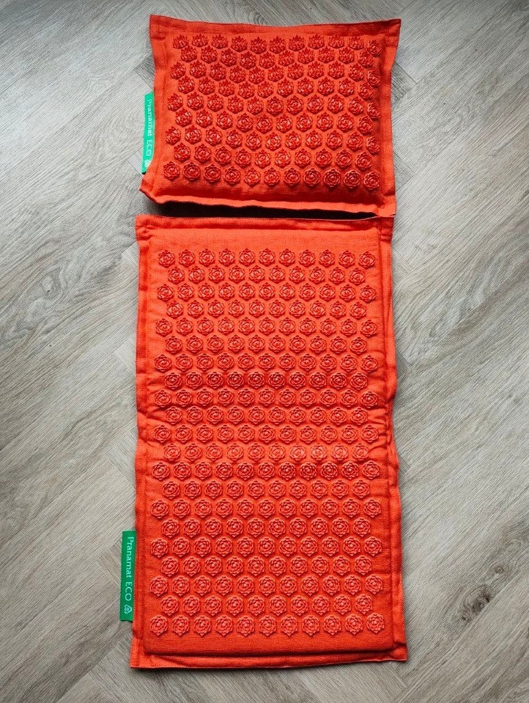Pranamat Eco - mat + kussen rood! (Op fotos lijkt hij oranje, Ophalen of Verzenden, Zo goed als nieuw, Massagestoel of Kussen