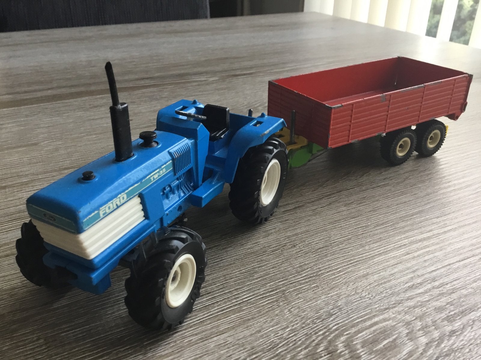 Ford TW-35 Siku speelgoedtractor met aanhanger, Ophalen of Verzenden, Gebruikt