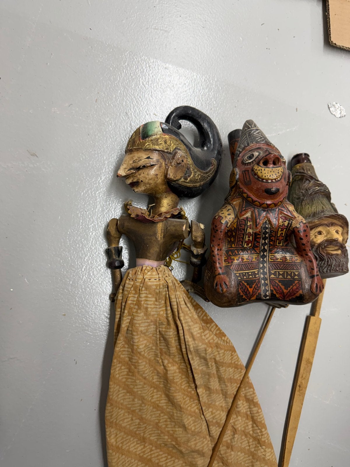 Vintage Beelden: Wayang Golek en Peruaanse Karaf, Antiek en Kunst, Kunst | Beelden en Houtsnijwerken, Overige onderwerpen, Ophalen of Verzenden