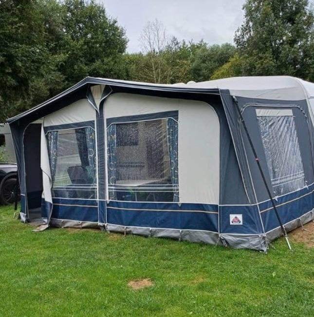 caravan Caravan Dethleffs Family RF6 – 4 persoons – €2.500, Rondzit, 2 aparte bedden, Particulier, Kluisje