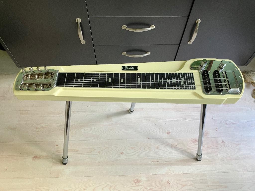 Fender 8 string lapsteel in koffer, Ophalen, Gebruikt, Overige instrumenten
