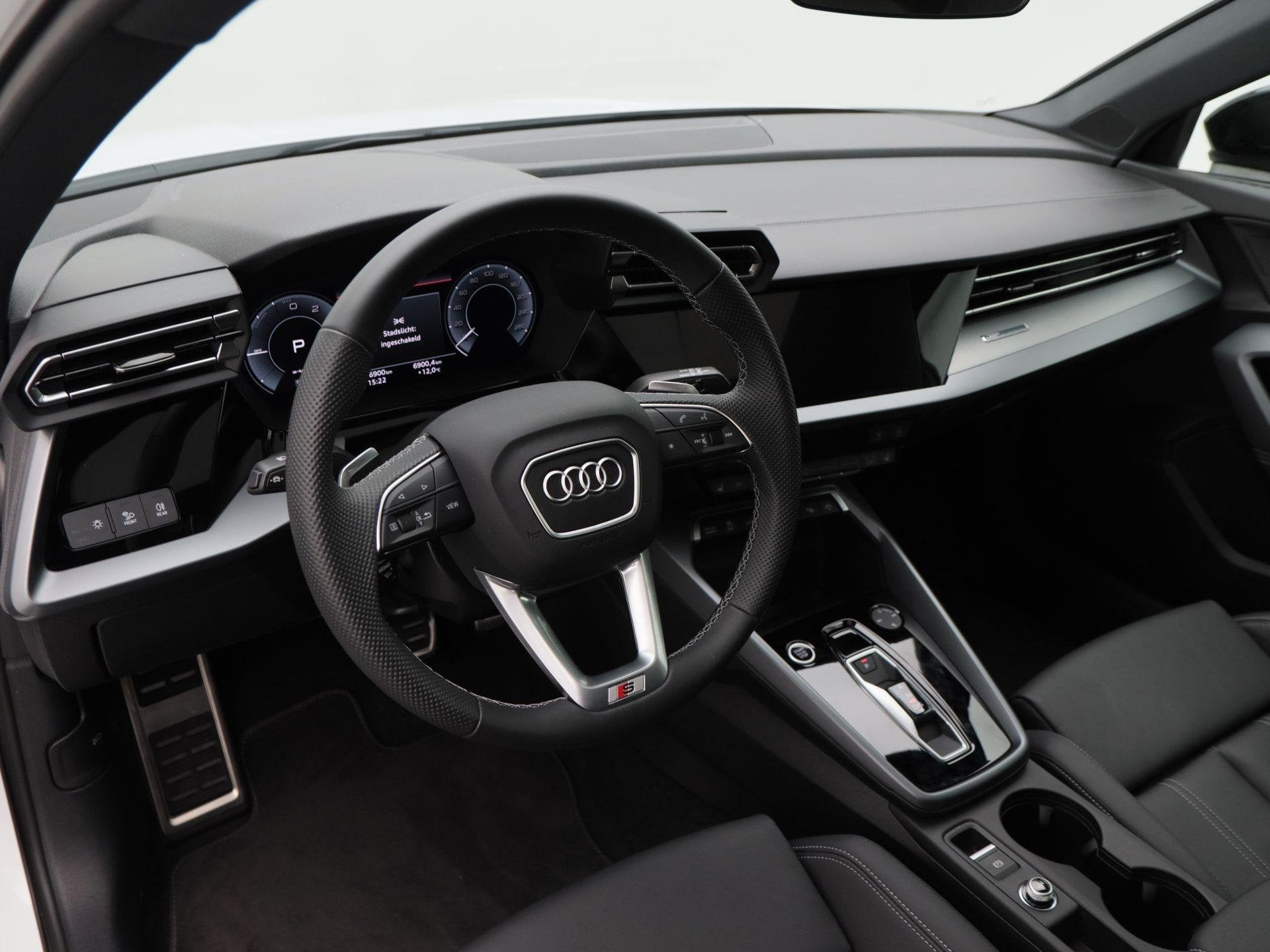 Audi A3 Sportback 45 TFSi e 272 Pk S edition Competition | L, Dealer onderhouden, 4 cilinders, 150 min, Hybride Elektrisch/Benzine