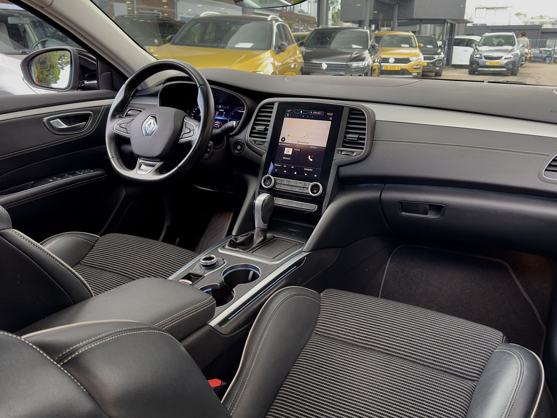Renault Talisman Estate 1.3 TCe AUT7 INTENS PHASE 2. LEDER N, Auto's, Renault, 4 cilinders, Leder en Stof, 158 pk, Geïmporteerd