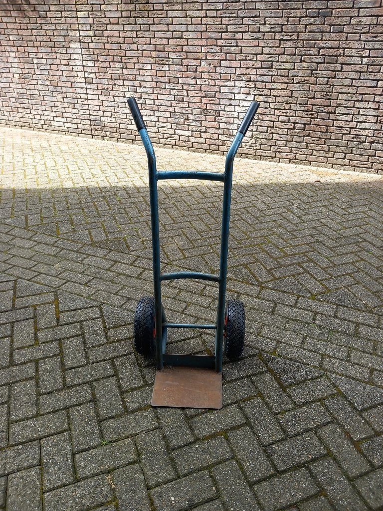 steekwagen in goede stevige staat  nieuwe wielen en banden, Doe-het-zelf en Verbouw, Transportwagens, 60 tot 80 liter, Ophalen