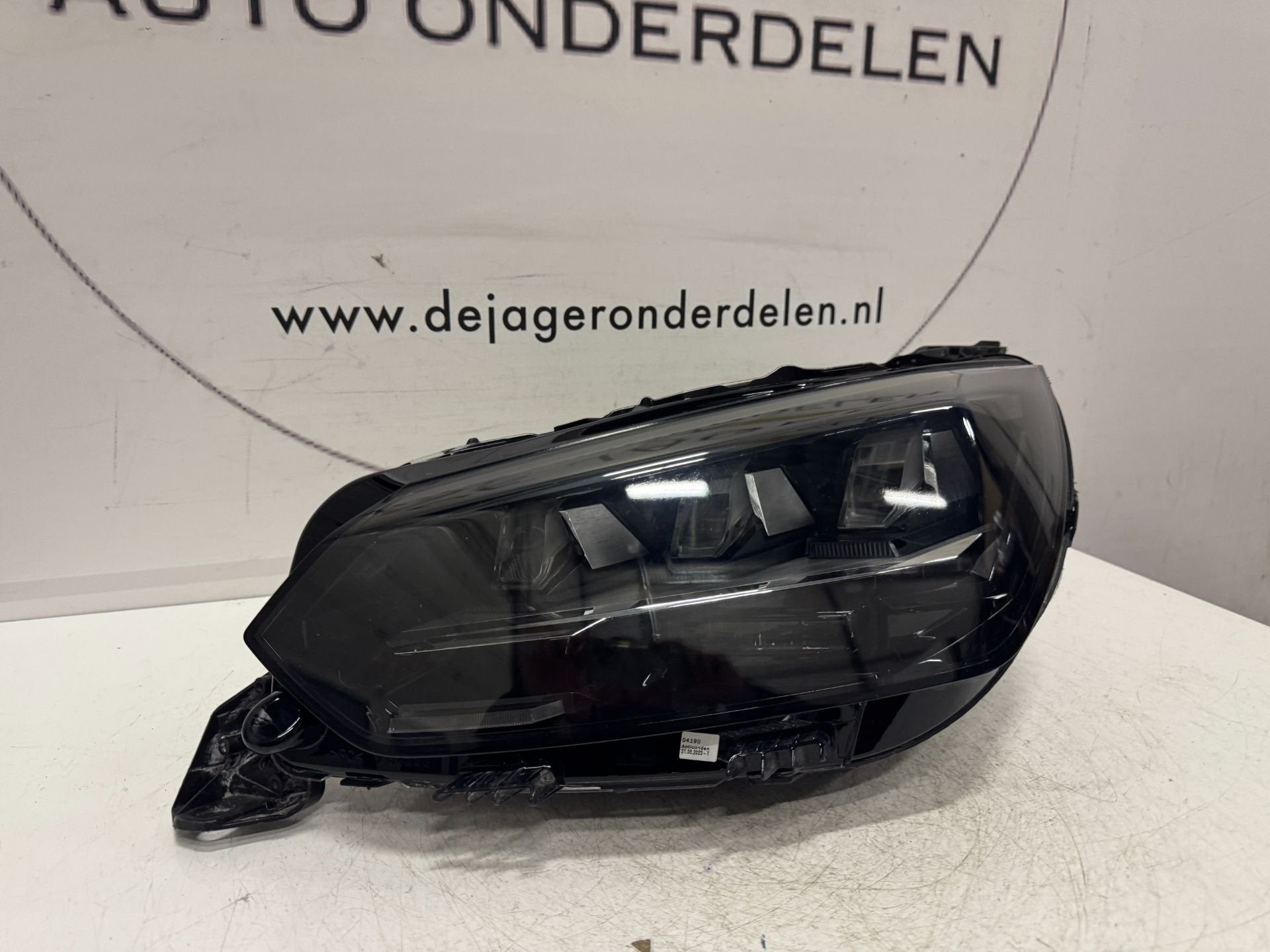 PEUGEOT 208 2008 FACELIFT KOPLAMP LINKS 9850598580 2023-, Auto-onderdelen, Taurusavenue 1
2132 LS  Hoofddorp, NL, Gebruikt, Contact.group@renault.com