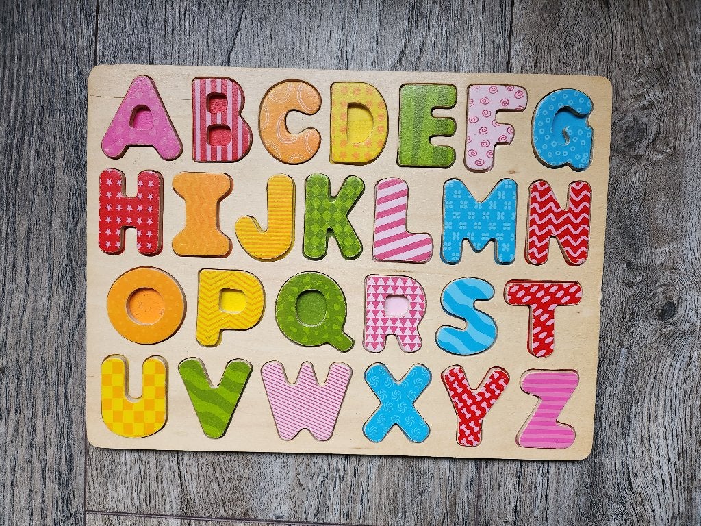 Houten Puzzel Alfabet, 2 tot 4 jaar, 10 tot 50 stukjes, Ophalen of Verzenden, Zo goed als nieuw