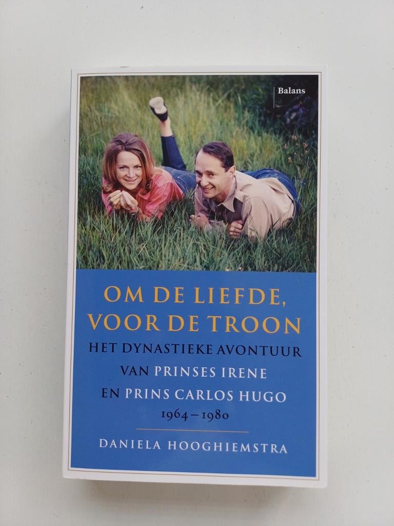 Daniela Hooghiemstra - Om de liefde, voor de troon, Ophalen of Verzenden, Zo goed als nieuw, Daniela Hooghiemstra