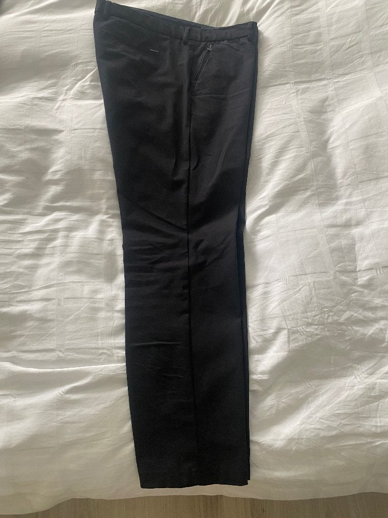 Hugo Boss travel chino maat 52, diep donkerblauw/zwart, Maat 52/54 (L), Zwart, Nieuw, Ophalen of Verzenden
