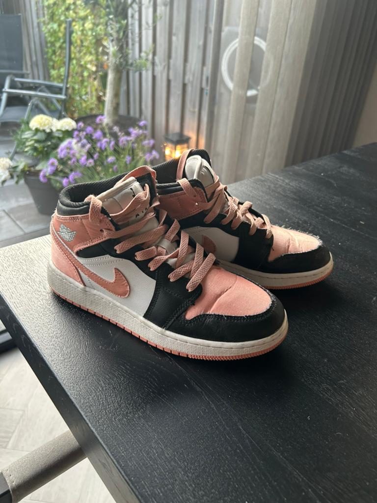Nike air jordan, Ophalen of Verzenden, Zo goed als nieuw, Sneakers of Gympen