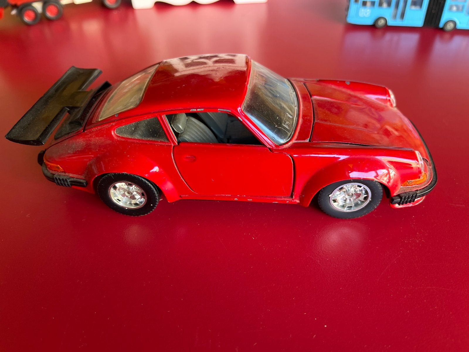 Bburago Porsche 911 Schaalmodel Rood - Gebruikt, Hobby en Vrije tijd, Modelauto's | 1:24, Verzenden, Gebruikt, Auto, Bburago