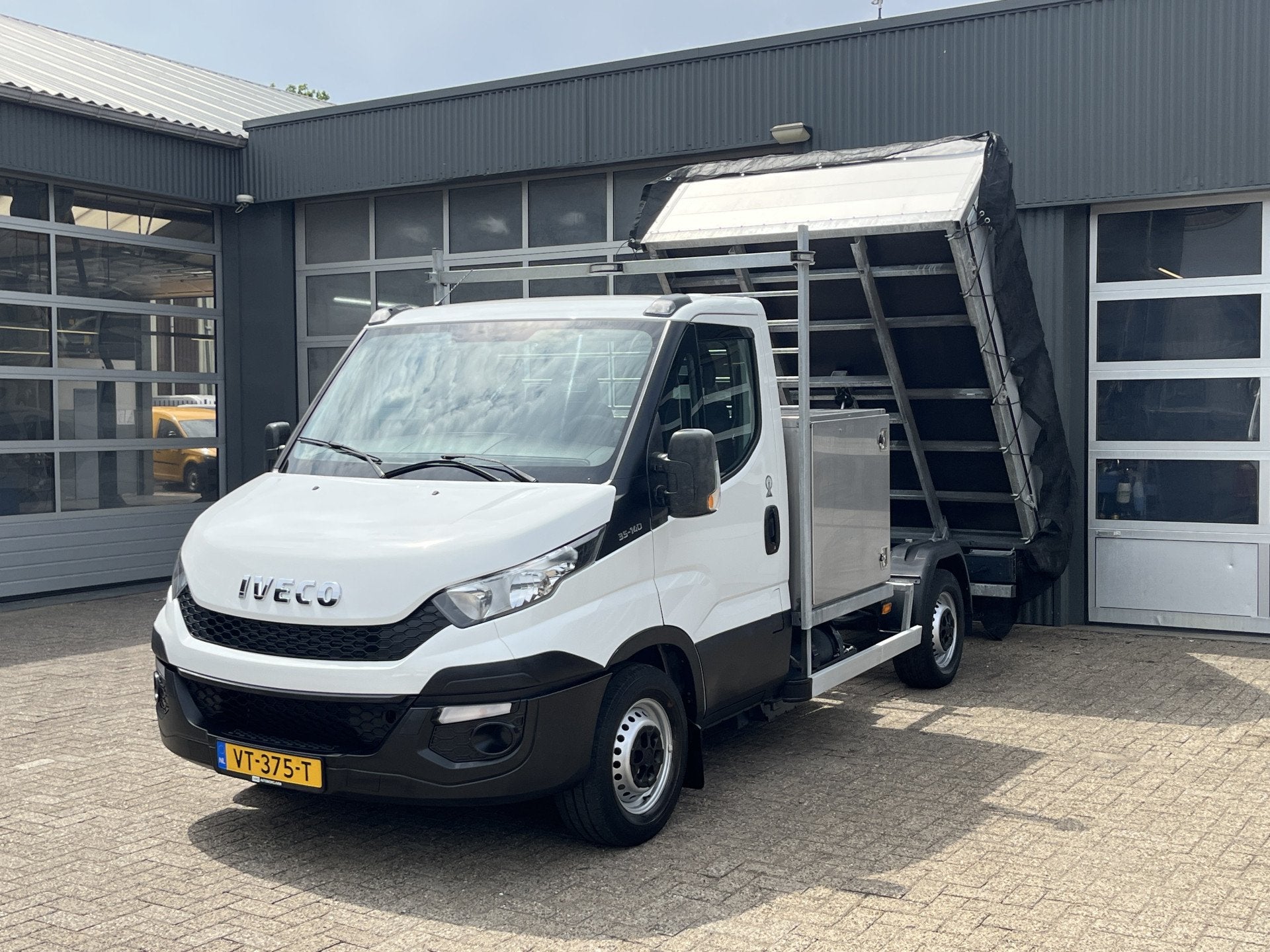 Iveco Daily 35S14N 3.0 345 Kipper Trekhaak 3500kg trekgewich, Auto's, Gebruikt, 4 cilinders, Electronic Stability Program (ESP)