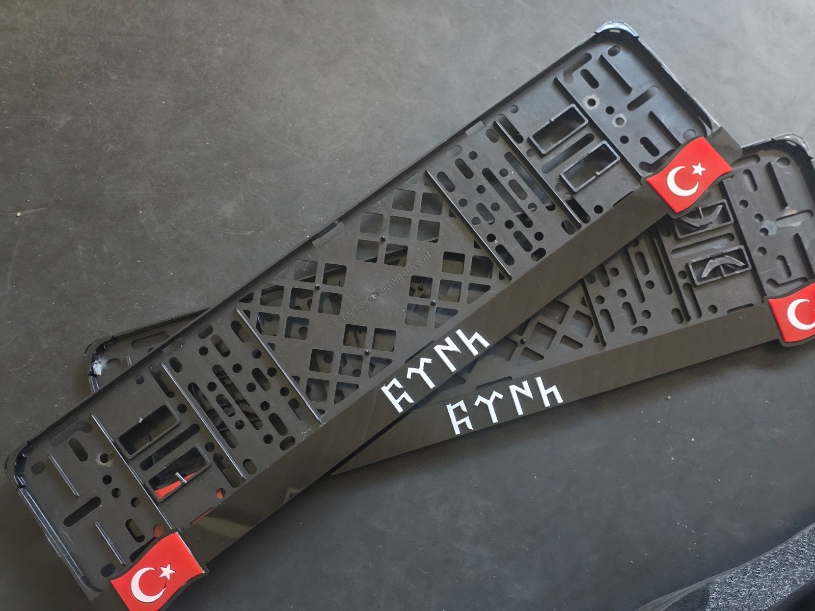 Kentekenplaathouder met Turkse vlag en opschrift, Ophalen of Verzenden, Gebruikt