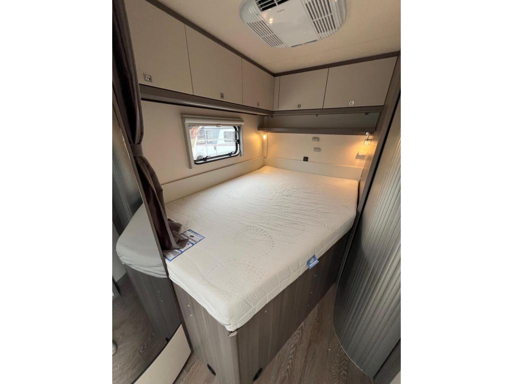 Hobby Optima Ontour 65 HFL fransbed, airco, hefbed, Ringverwarming, Hobby, Luifel, Bedrijf