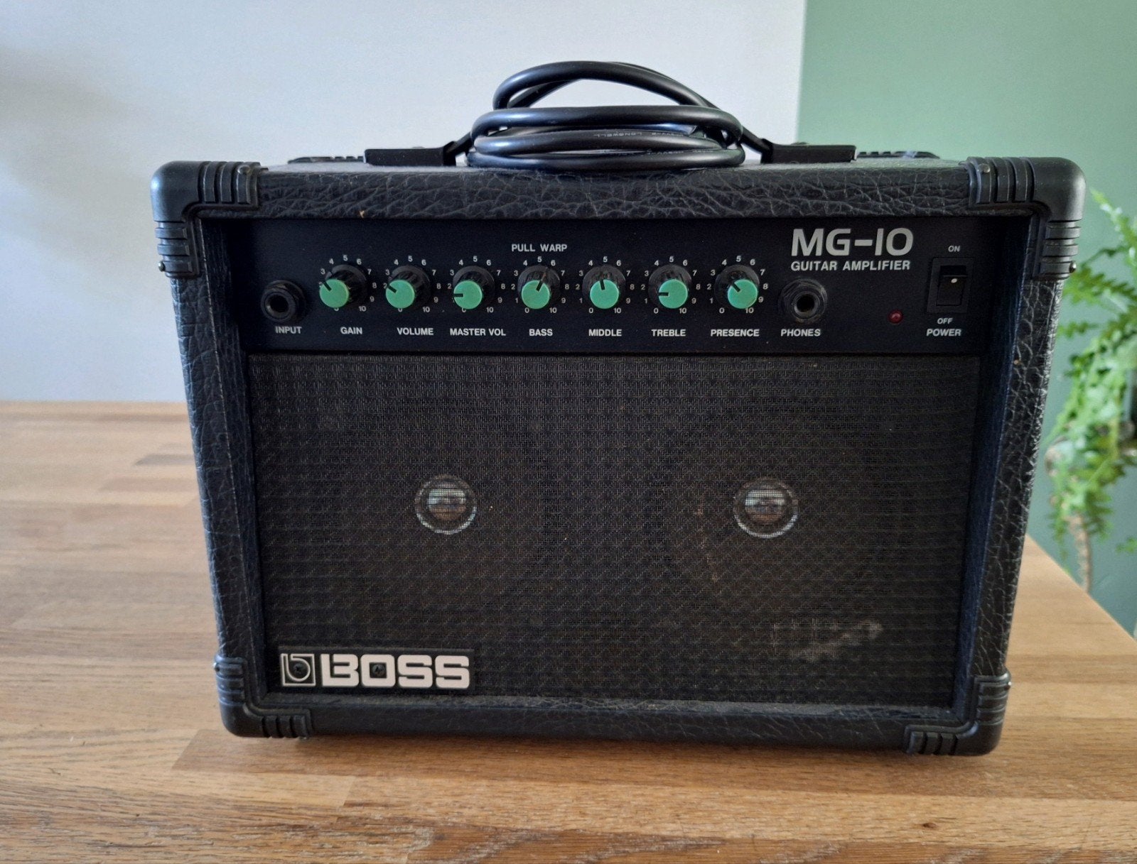 Boss MG-10 gitaarversterker, Muziek en Instrumenten, Versterkers | Bas en Gitaar, Ophalen, Gebruikt, Gitaar, Minder dan 50 watt