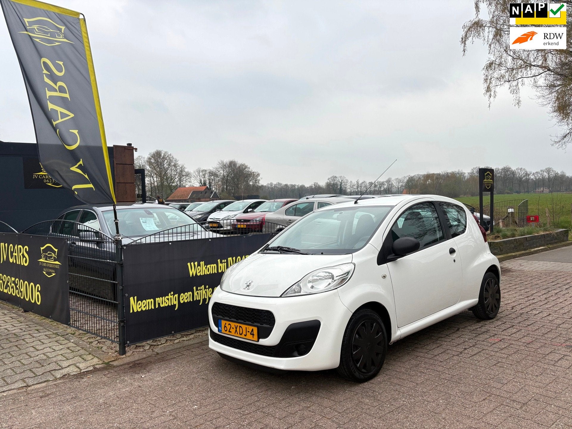 Peugeot 107 1.0 Access Accent AIRCO,MULTIMEDIAAUX,STUURBEKRA, Voorwielaandrijving, Euro 5, Gebruikt, 4 stoelen