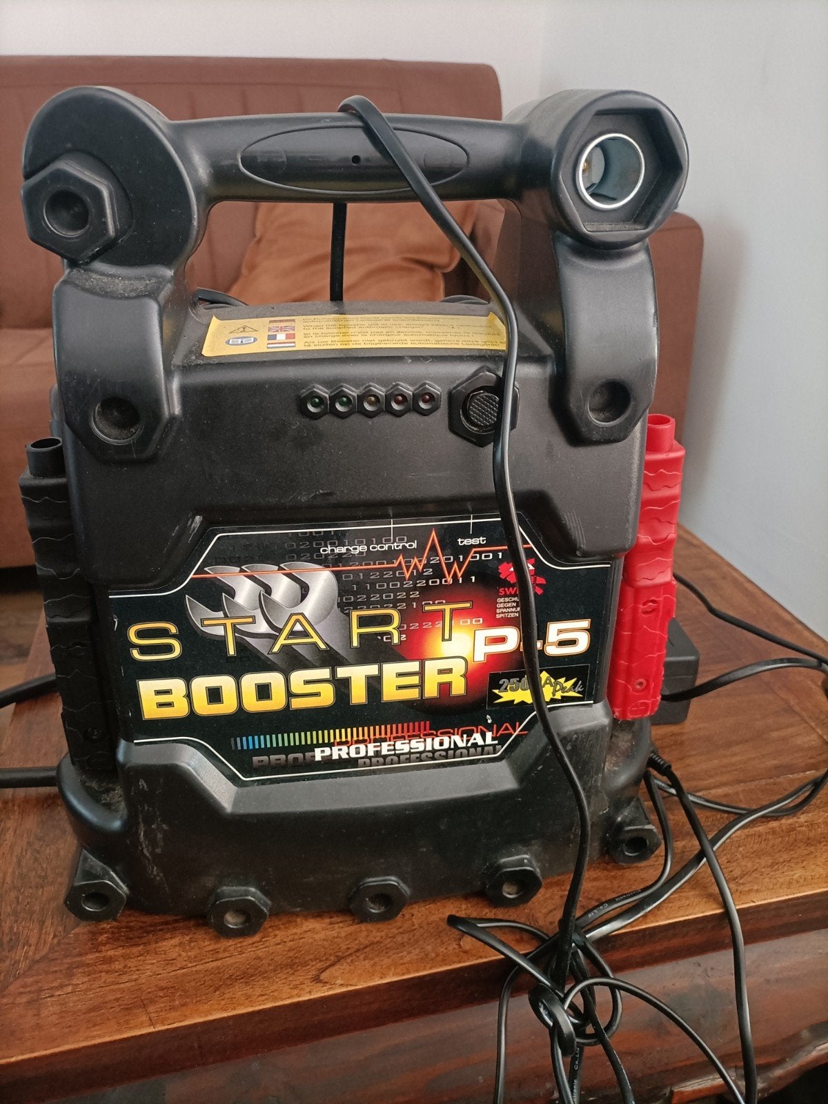 Startbooster P.5 Professional - Ophalen in Oss/Almere Poort, Ophalen, Zo goed als nieuw