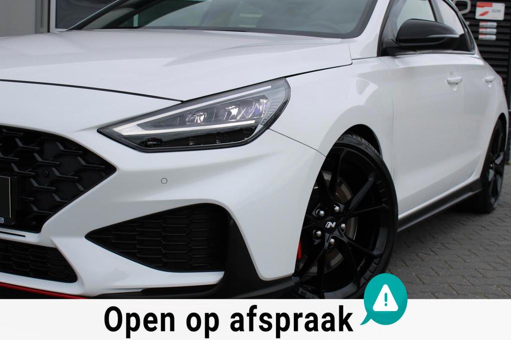 Hyundai I30 Fastback 2.0 T-GDI 280PK/PANO/LED/CAMERA/SCHAAL/, 1998 cc, 1380 kg, Gebruikt, Zwart