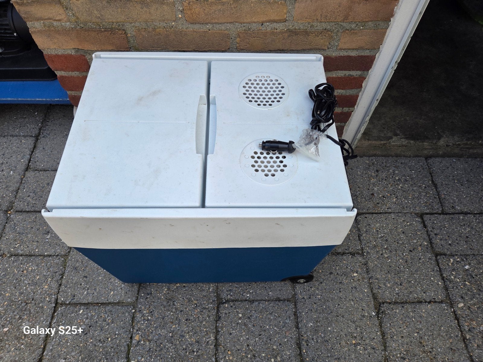 Mobicool 48L werkt op 230v en 12volt, Ophalen of Verzenden