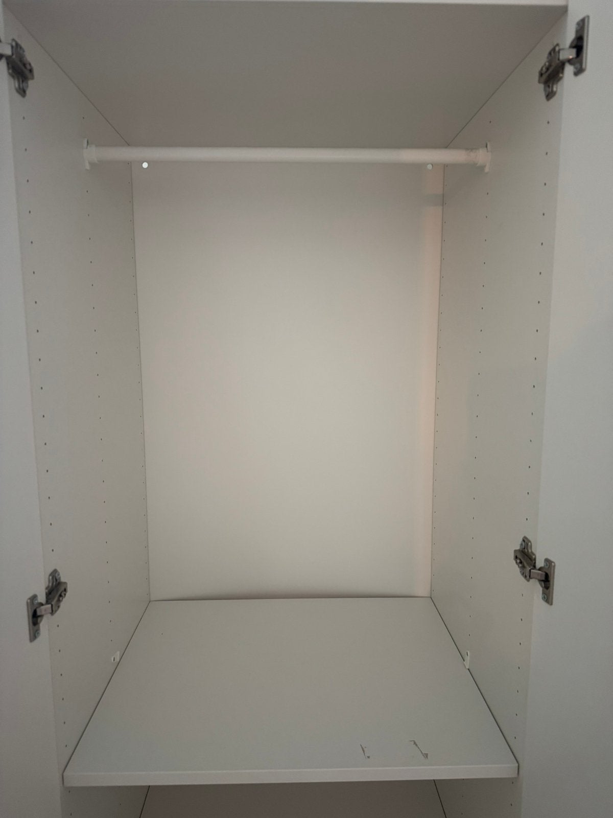 Foto 5 van Kledingkast kinderkamer Ikea Besta