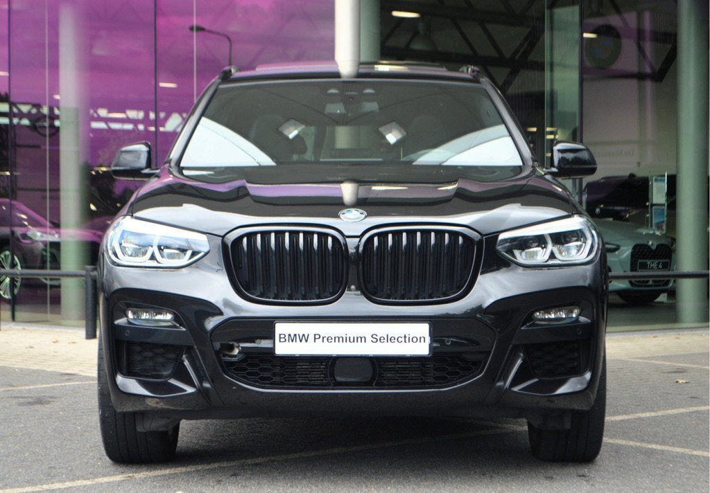 BMW X3 xDrive30e M Sport Automaat / Panoramadak / Sportstoel, Auto's, BMW, 1998 cc, Zwart, 4 cilinders, Zwart
