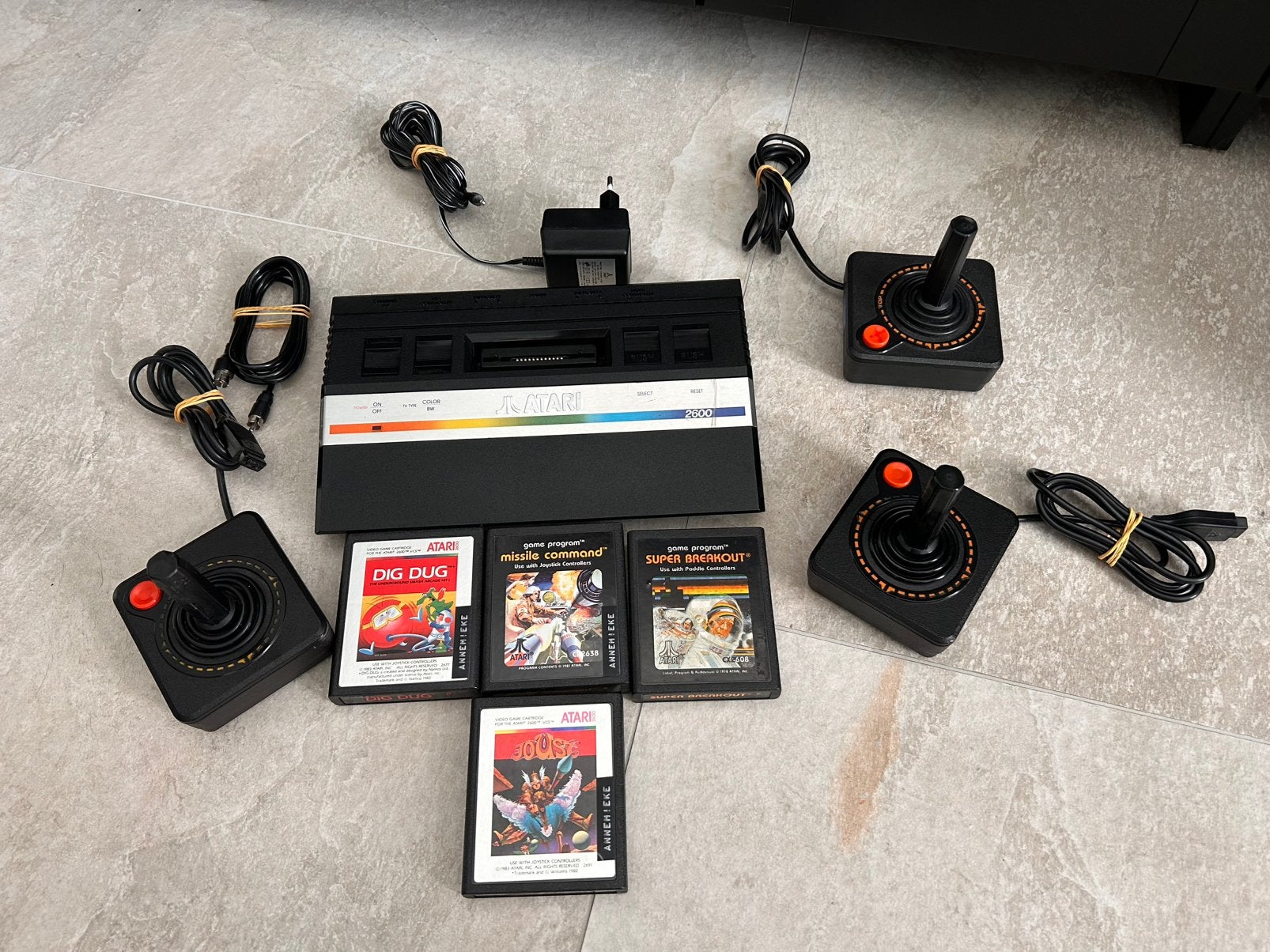 Atari 2600 junior met spellen, Spelcomputers en Games, Spelcomputers | Atari, Met 2 controllers, Ophalen of Verzenden, Atari 2600