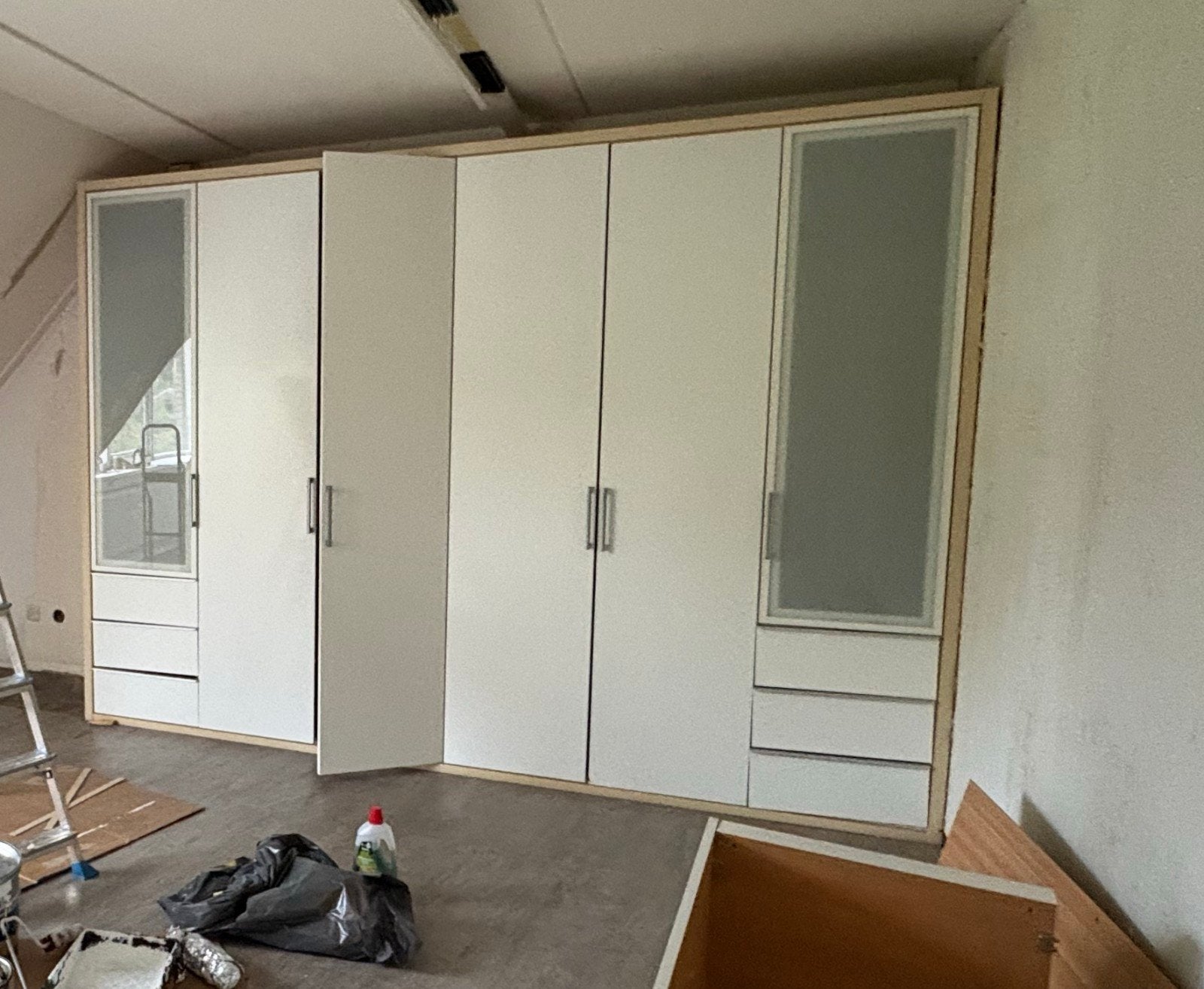 grote kast, gedemonteerd, gratis af te halen, Huis en Inrichting, Kasten | Kledingkasten, Ophalen, 200 cm of meer, 50 tot 100 cm