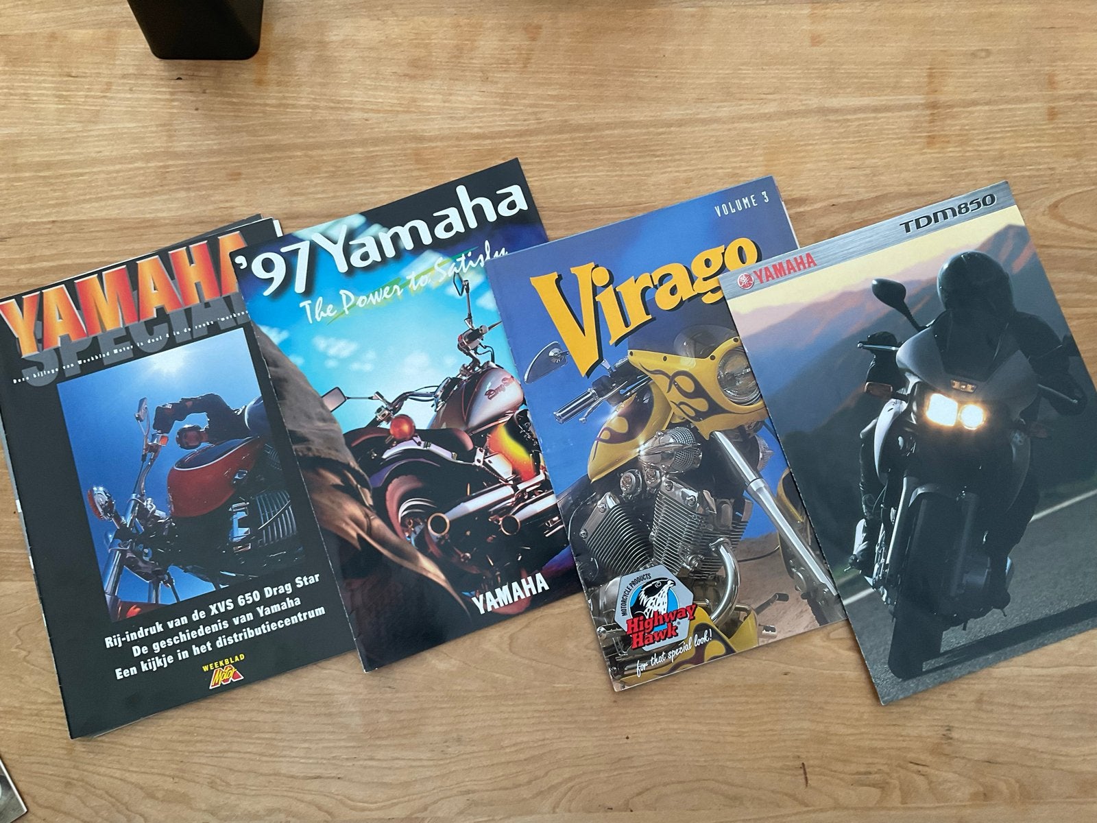 Yamaha motorfiets catalogi (4 stuks), Ophalen of Verzenden