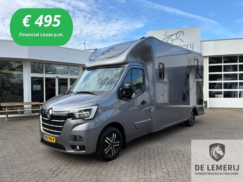 Renault Master Sodiak Nubia Dubbele Cabine 5-zit Black Edit., Ophalen, Zo goed als nieuw, Polyester, 2-paards trailer