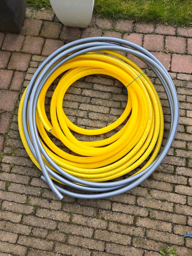 REHAU RAUTITAN gas-buis 10 meter + RAUTITAN stabil 8 m, Ophalen of Verzenden