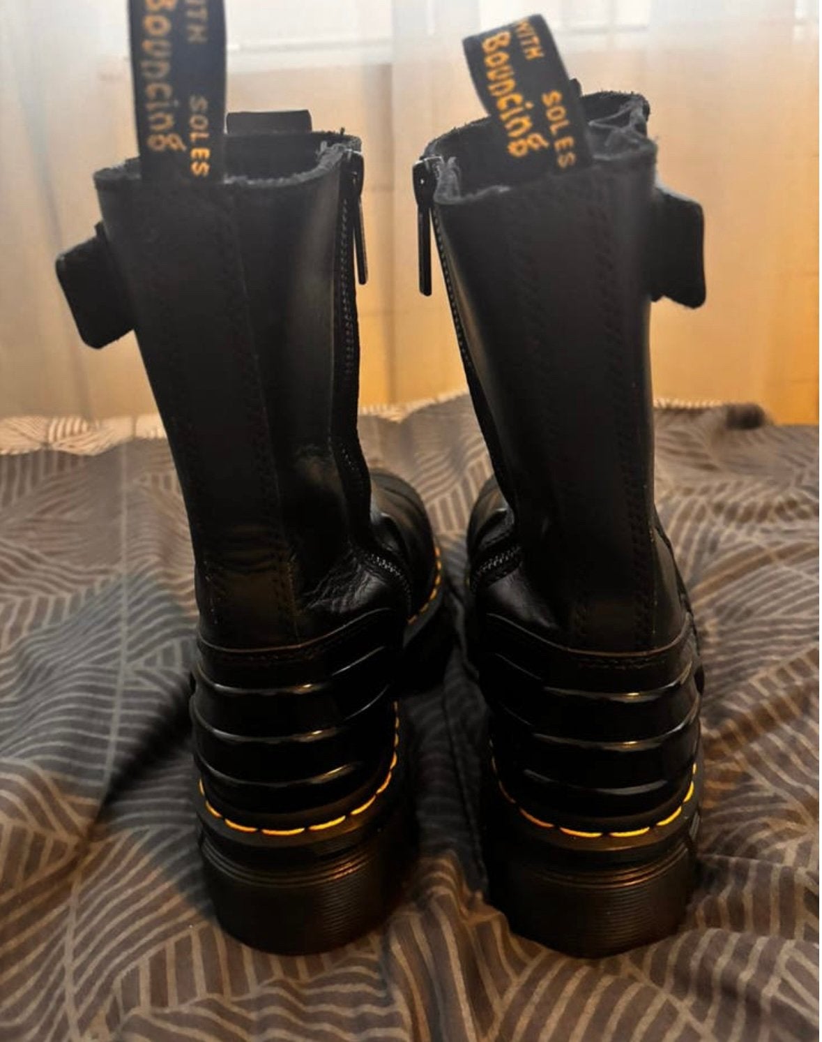 Dr Martens 39 zgan, Kleding | Dames, Schoenen, Zwart, Lage of Enkellaarzen, Ophalen of Verzenden, Zo goed als nieuw