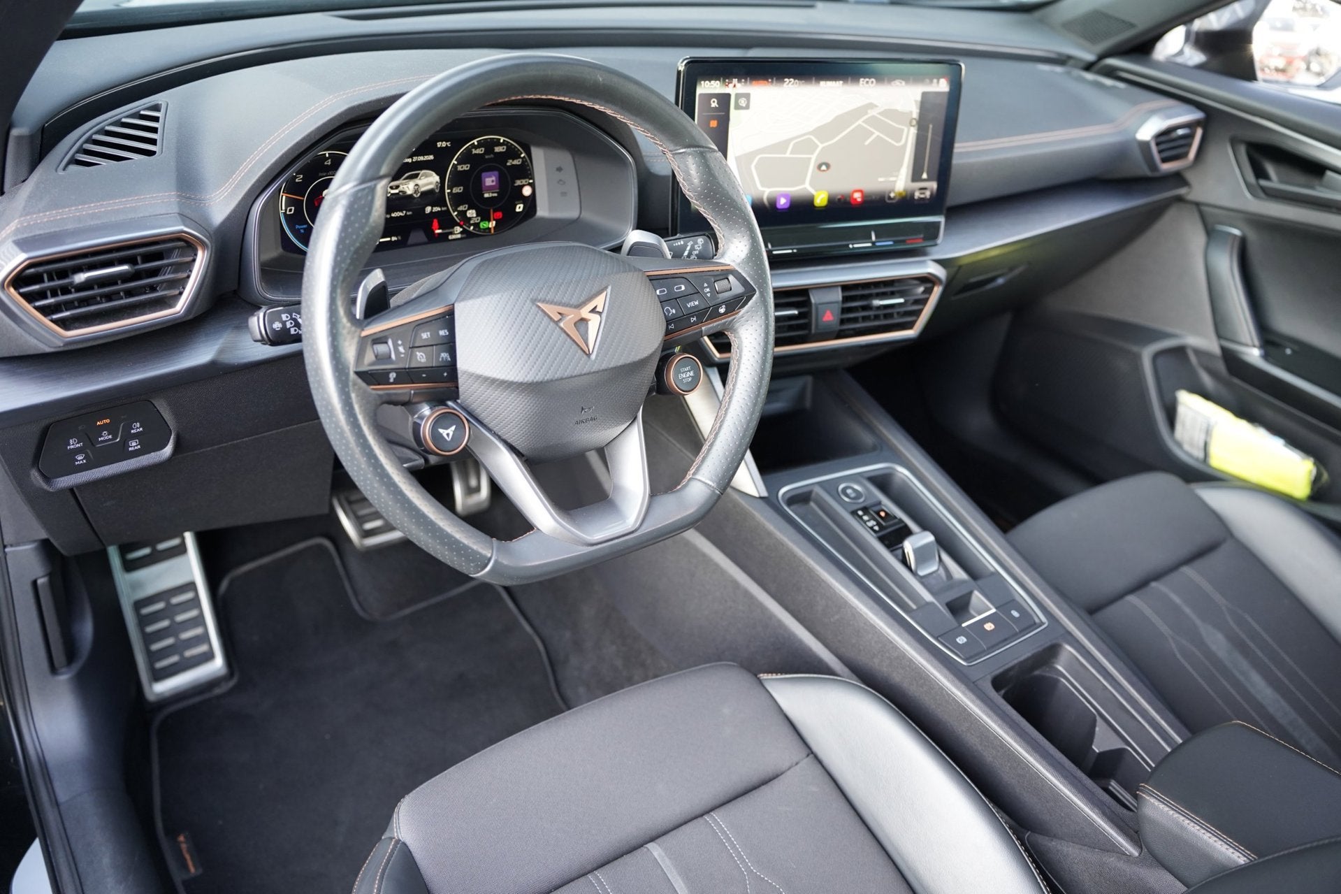CUPRA Formentor 1.4 e-Hybrid VZ Copper 245PK Led SuperSport, Auto's, Dealer onderhouden, Gebruikt, Zwart, 4 cilinders
