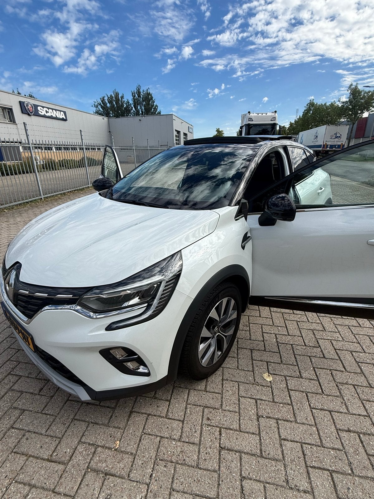Renault Captur 1.3 TCe 140pk GPF EDC 2021 Wit, Auto's, 1273 kg, 4 cilinders, Wit, Origineel Nederlands