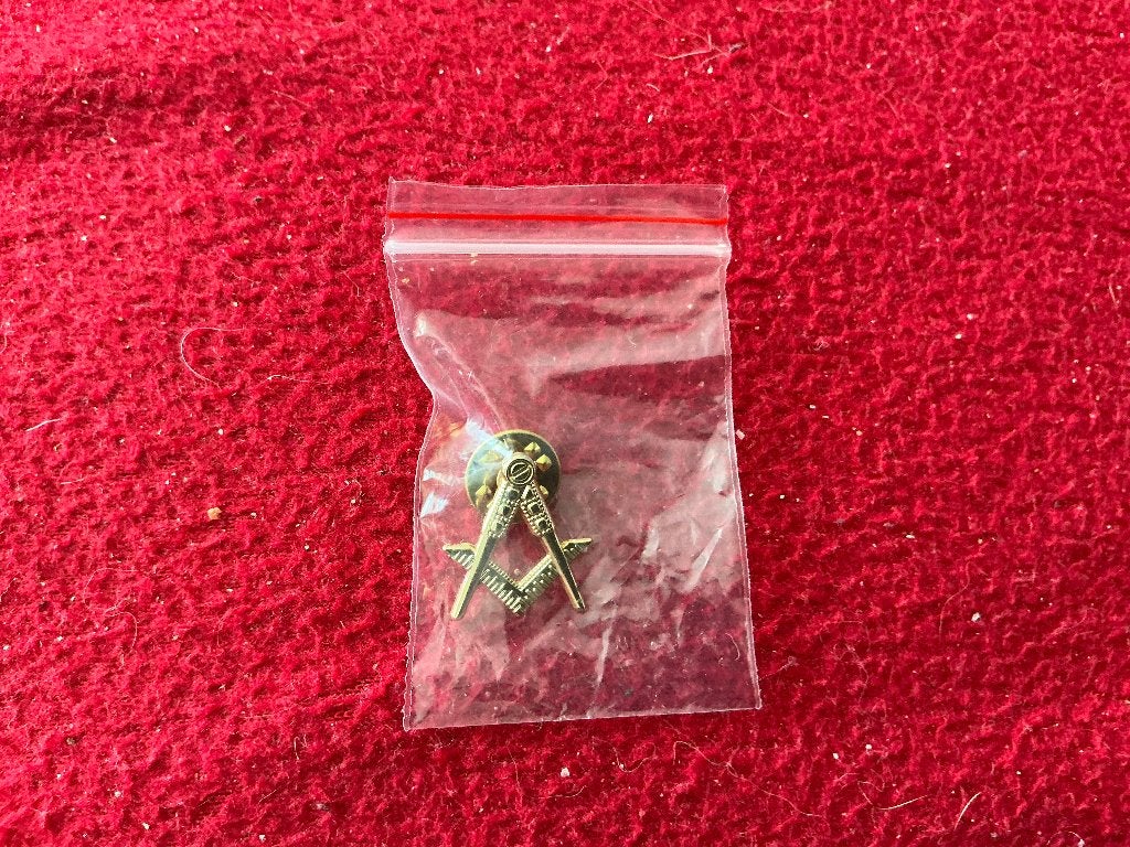 Te koop Maconniek vrijmetselarij pin/speld, Ophalen of Verzenden, Zo goed als nieuw, Astrologie, Overige typen