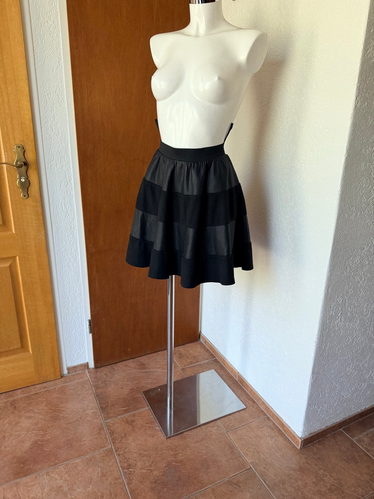 ONLY Zwart Rokje met Leren Details - Maat 34 (XS), Zwart, Ophalen of Verzenden, Zo goed als nieuw, Maat 34 (XS) of kleiner