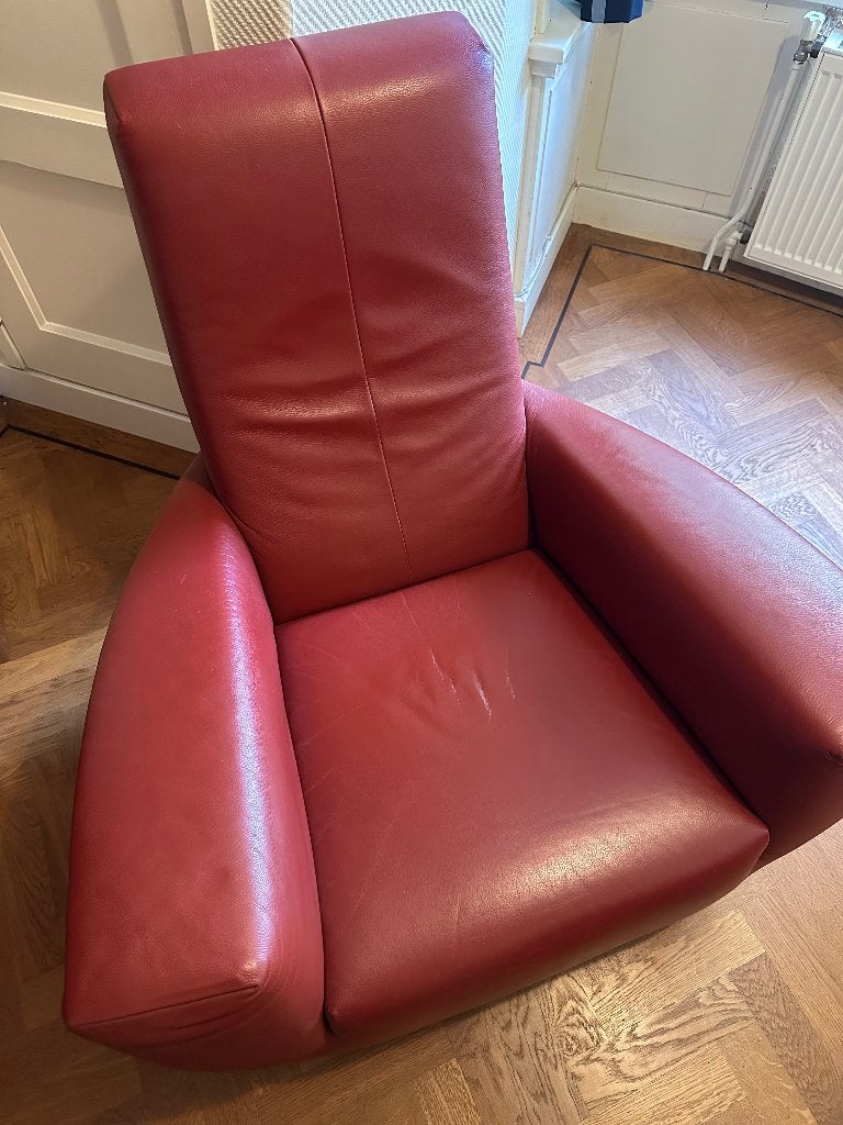 Label Longa fauteuil met hocker leer rood, Ophalen, Gebruikt, Design, 75 tot 100 cm